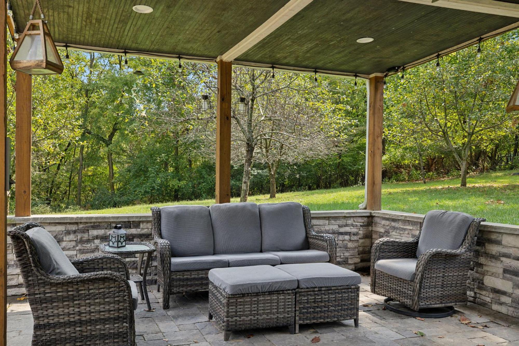 Huge Family Wildlife Retreat Close To The
