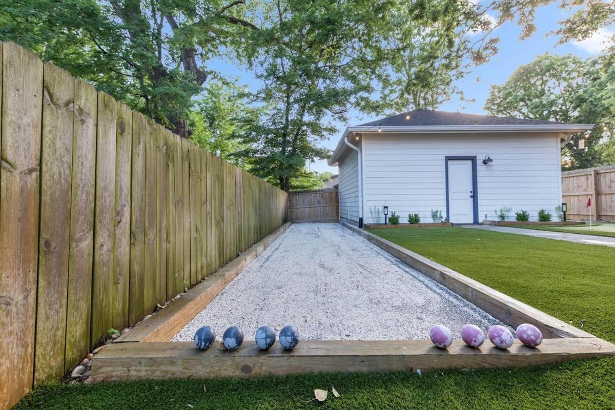 The Urban - Hot Tub & Bocce Ball! Holiday home Nashville