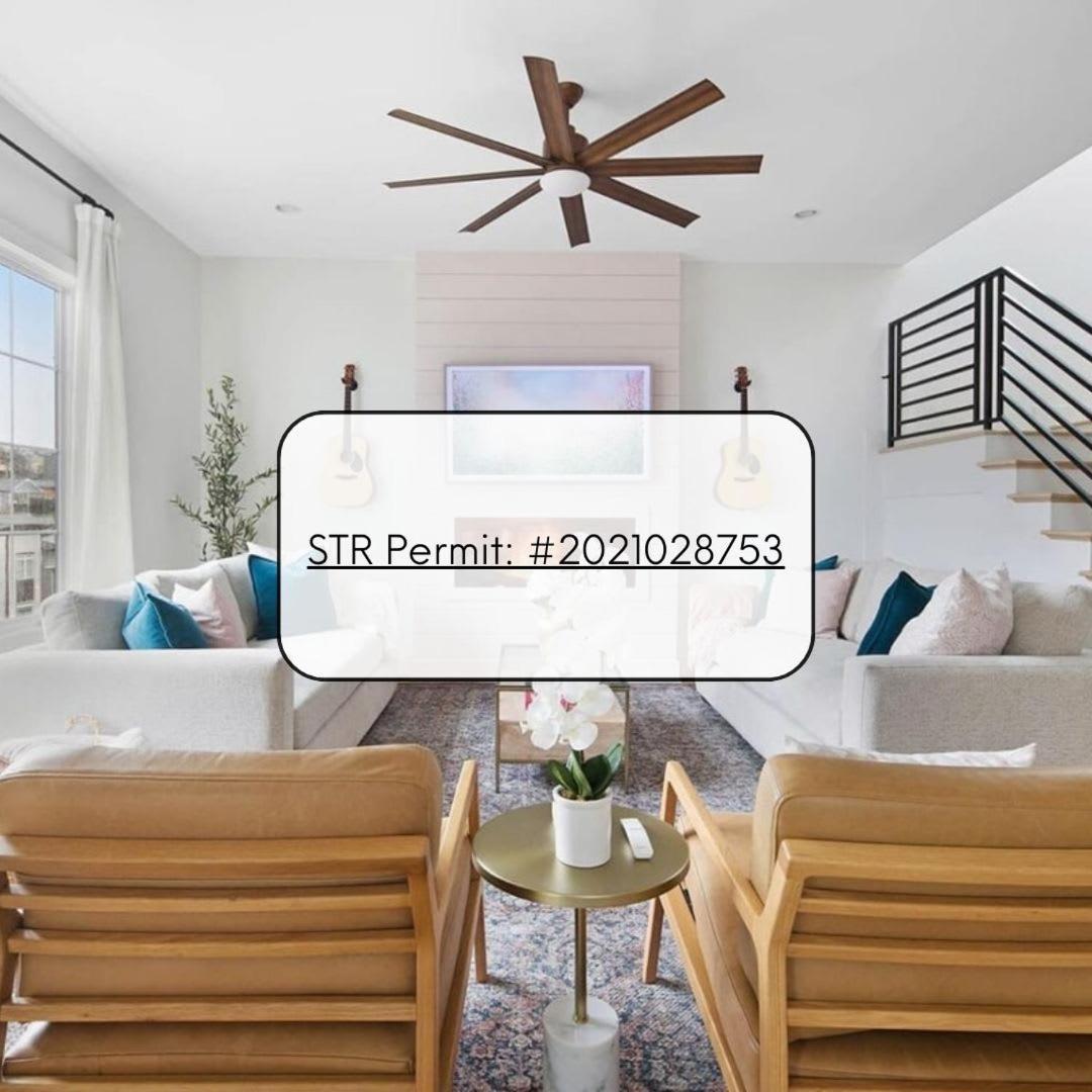 Holiday home The Jolene Rooftop With Firepit Close To 12 South *