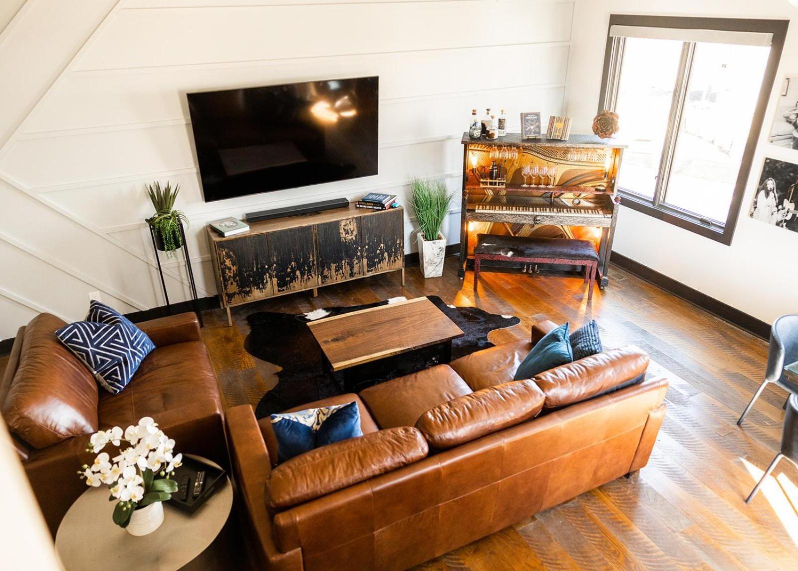 Two Lavish Gulch Homes - Mins To Broadway *