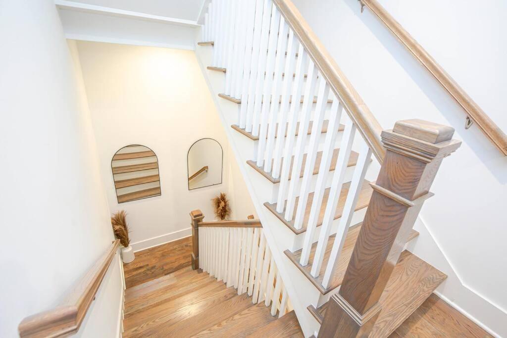 Holiday home Spacious W Rooftop Deck And Mural! 10 Min 2 Dt