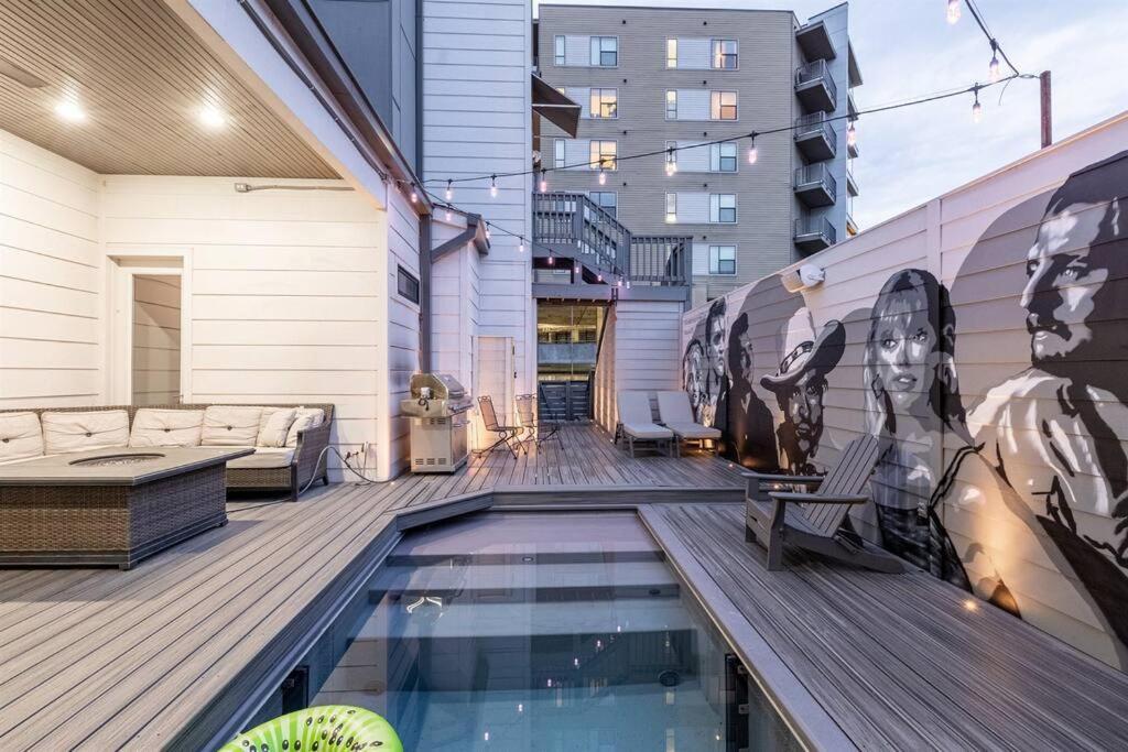 Luxury House - Heated Pool - In The Gulch - Walk Anywhere *