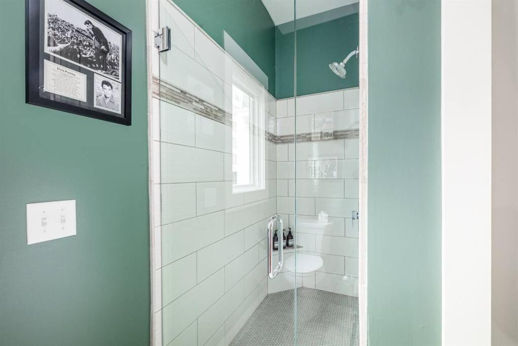 Luxury House - Heated Pool - In The Gulch - Walk Anywhere Nashville