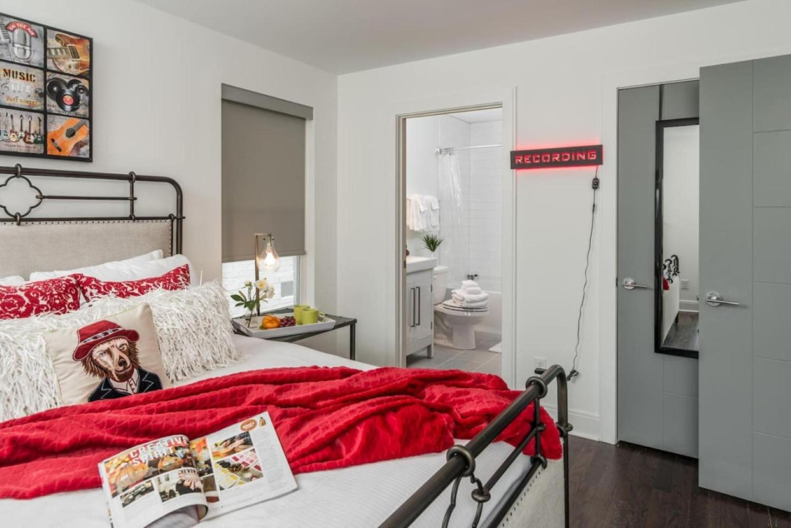 The New Nashview Rooftop-skyline View - Sleeps 12