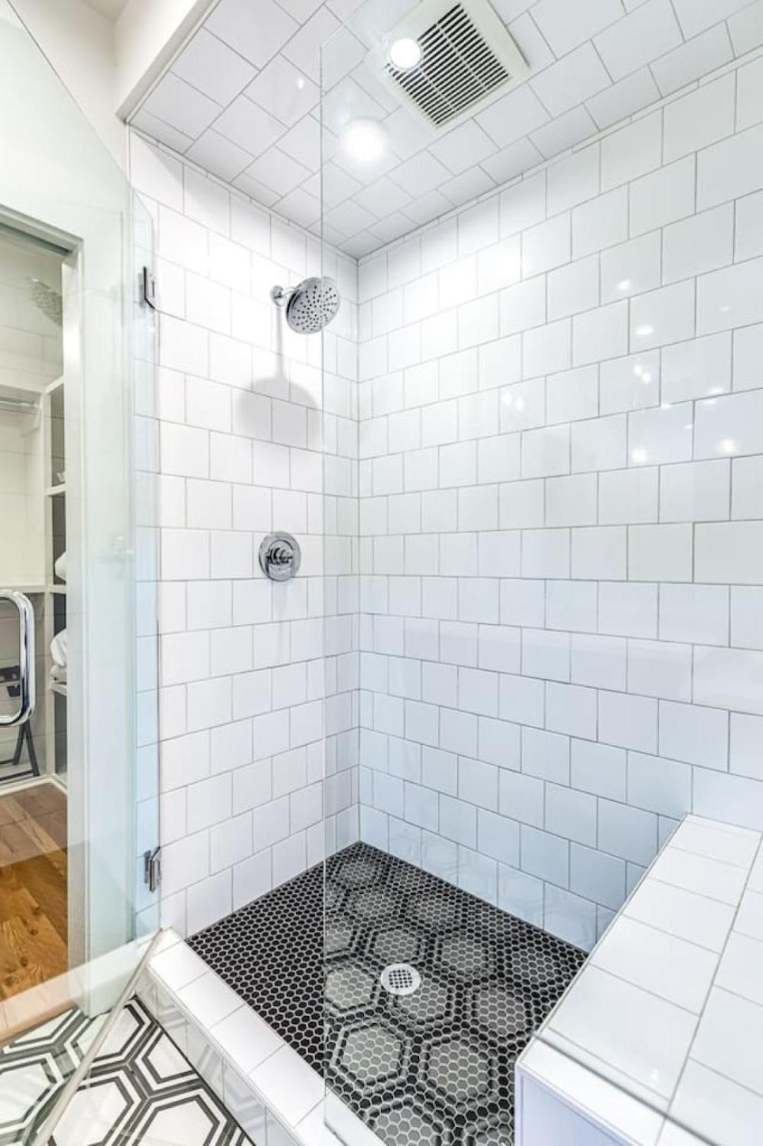 11 Beds 6 Full Baths 5 Minutes To Downtown
