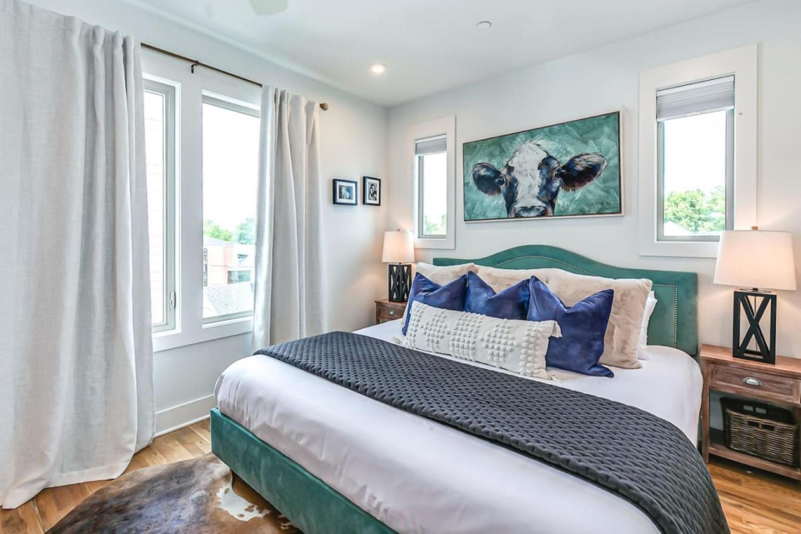 11 Beds 6 Full Baths 5 Minutes To Downtown *