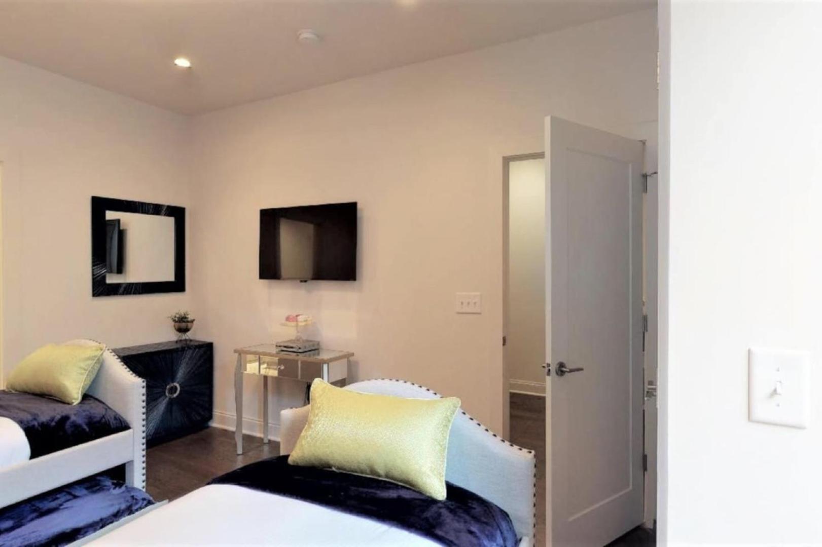 Luxury In Music Row The Gulch Is Minutes Away Holiday home Nashville