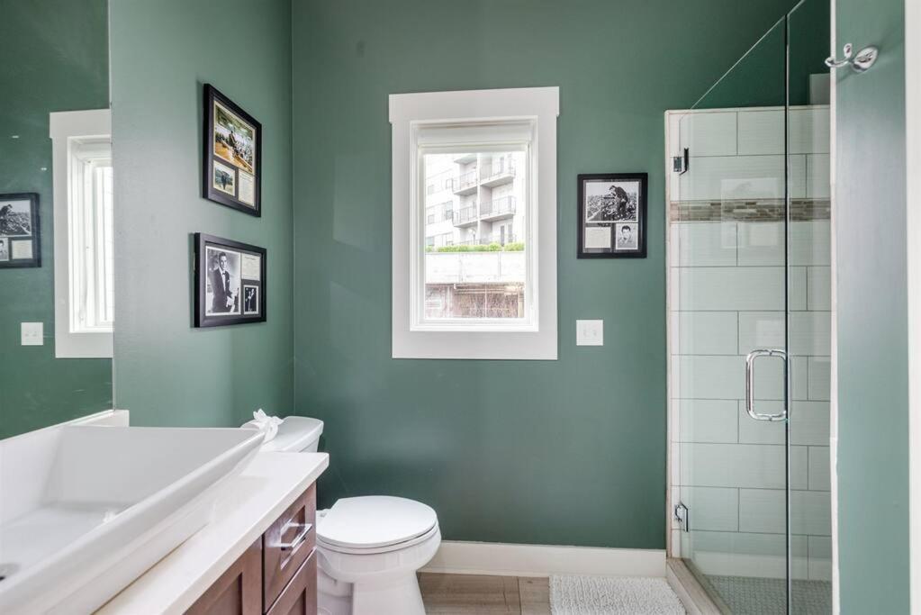 Luxury House - Heated Pool - In The Gulch - Walk Anywhere *