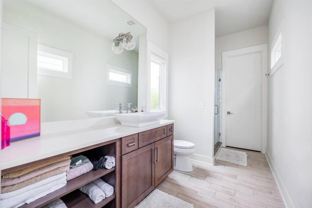 Luxury House - Heated Pool - In The Gulch - Walk Anywhere Nashville