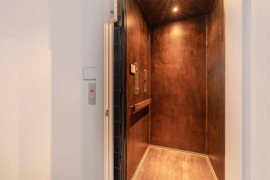 Holiday home Luxury House - Heated Pool - In The Gulch - Walk Anywhere *