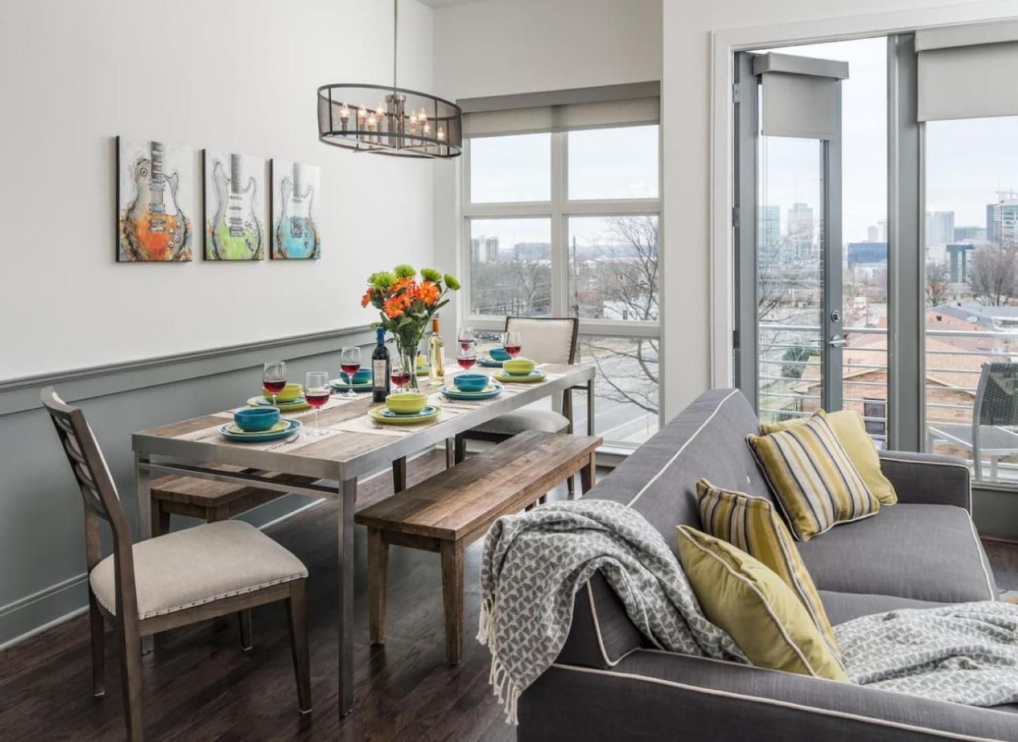 The New Nashview Rooftop-skyline View - Sleeps 12 Holiday home *