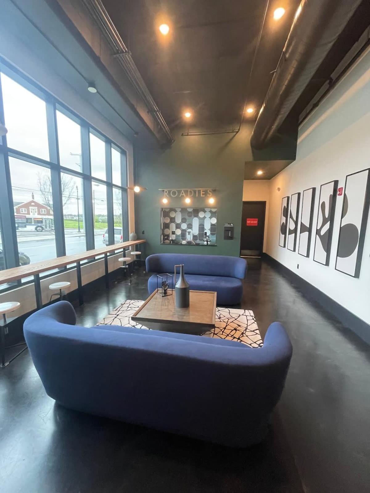 Muse- Morgan Wallen Speakeasy And Giant Balcony Holiday home