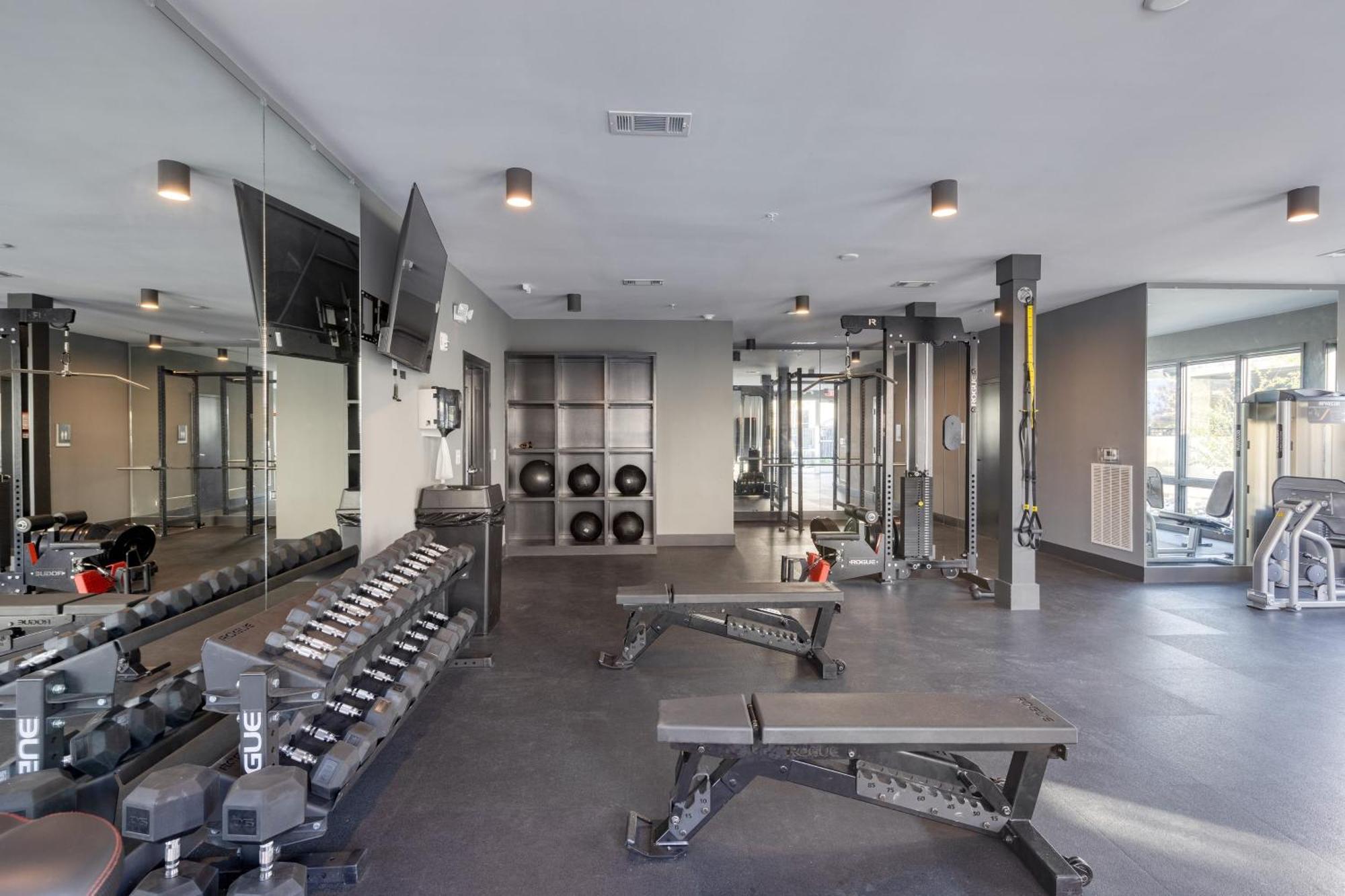 Wonderstruck Walkable Midtown Location At Odyssey Pool Bbq Fitness