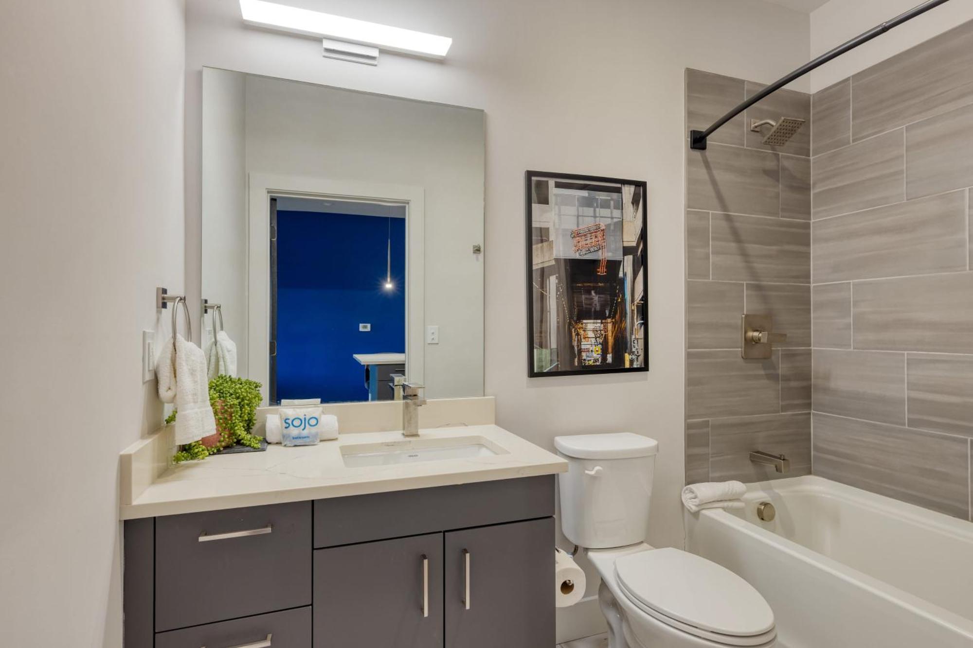 Wonderstruck Walkable Midtown Location At Odyssey Pool Bbq Fitness * Nashville