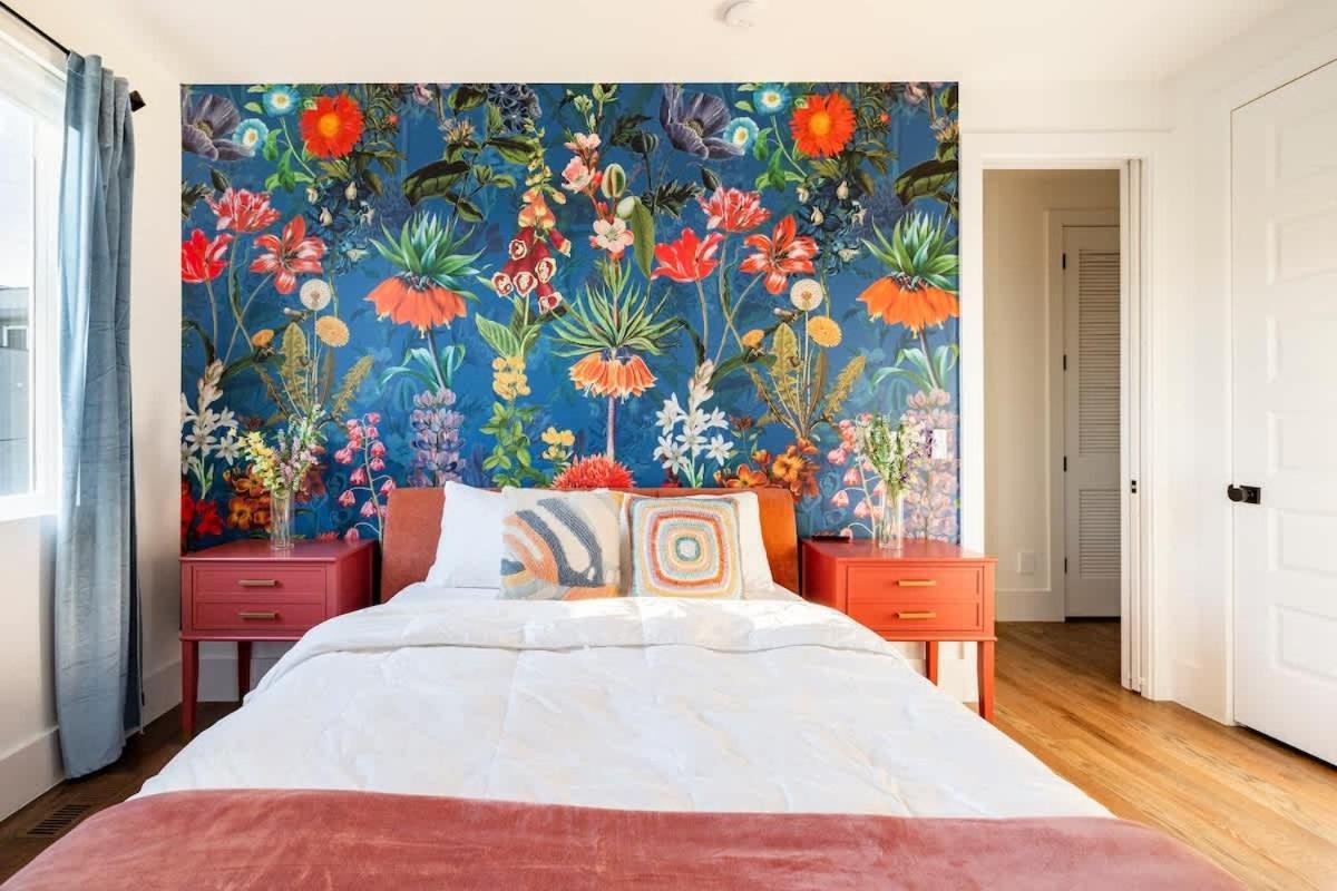 Delight - Fun Murals & Downtown Views * Nashville