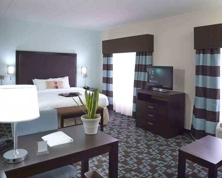 Hampton & At Opryland Hotel 3*