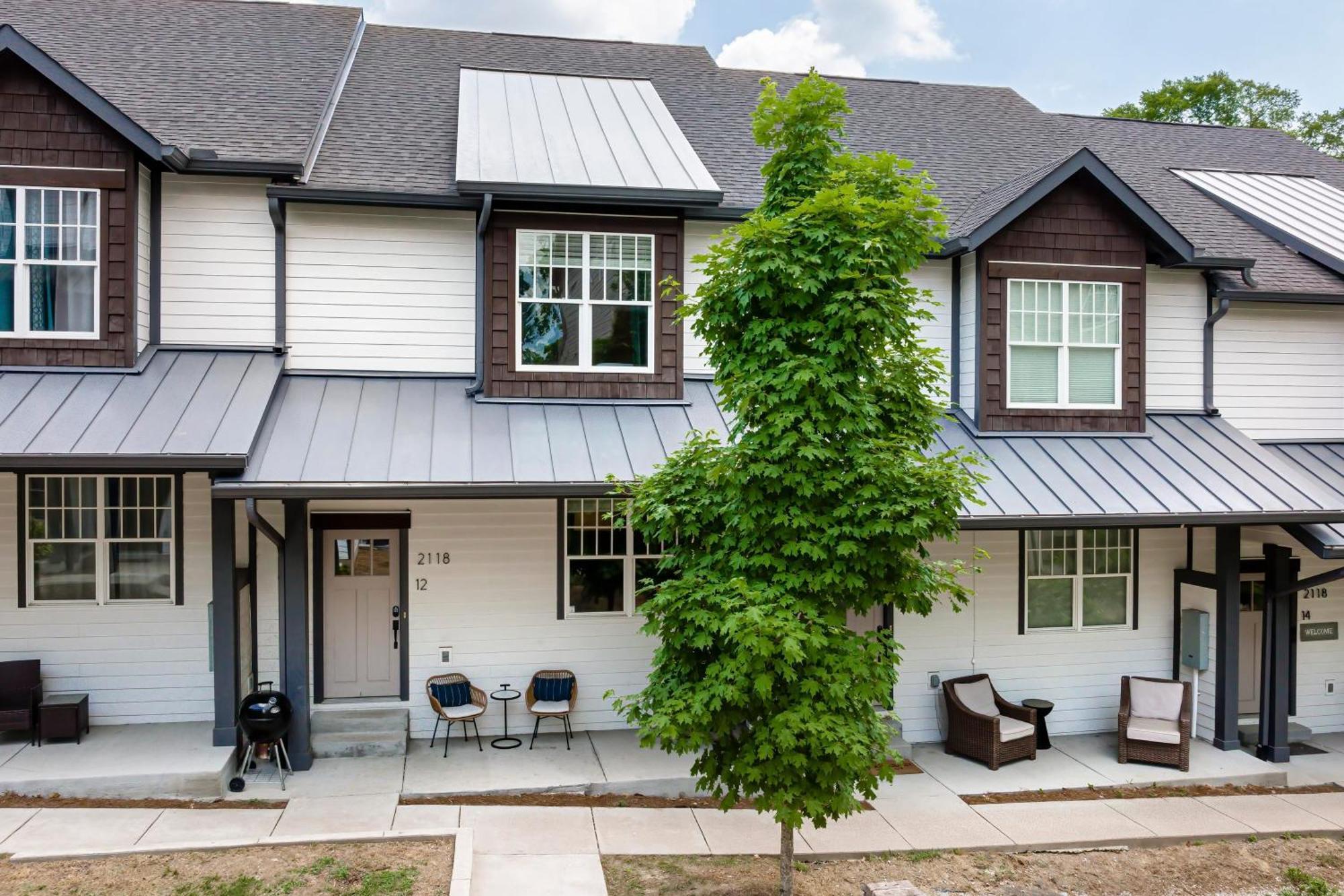 Holiday home Waverly By Avantstay Nashville-inspired Townhome W Luxury Kitchen Pool Table