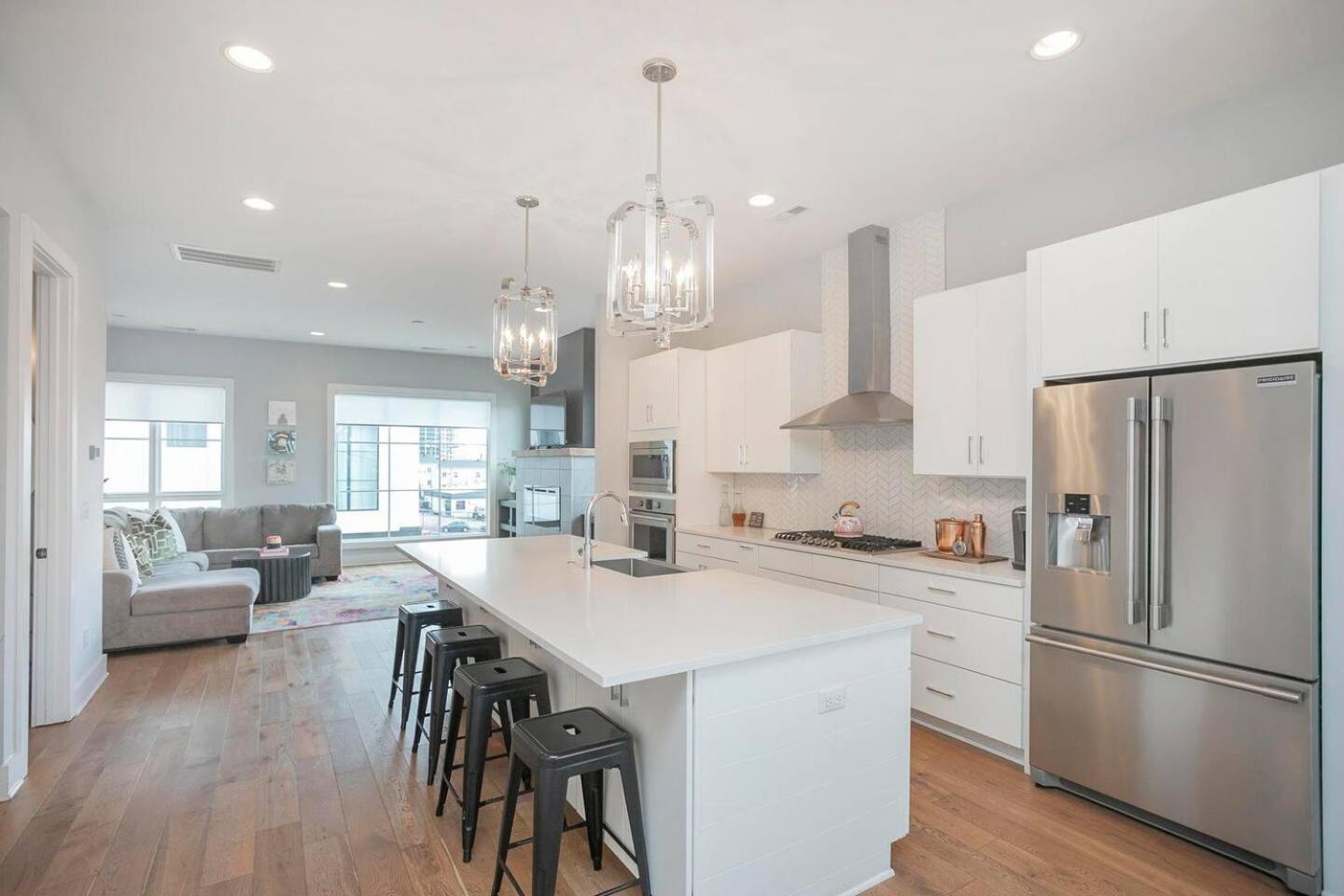 Holiday home Downtown Modern Rooftop Patio Vanderbilt 8 Beds