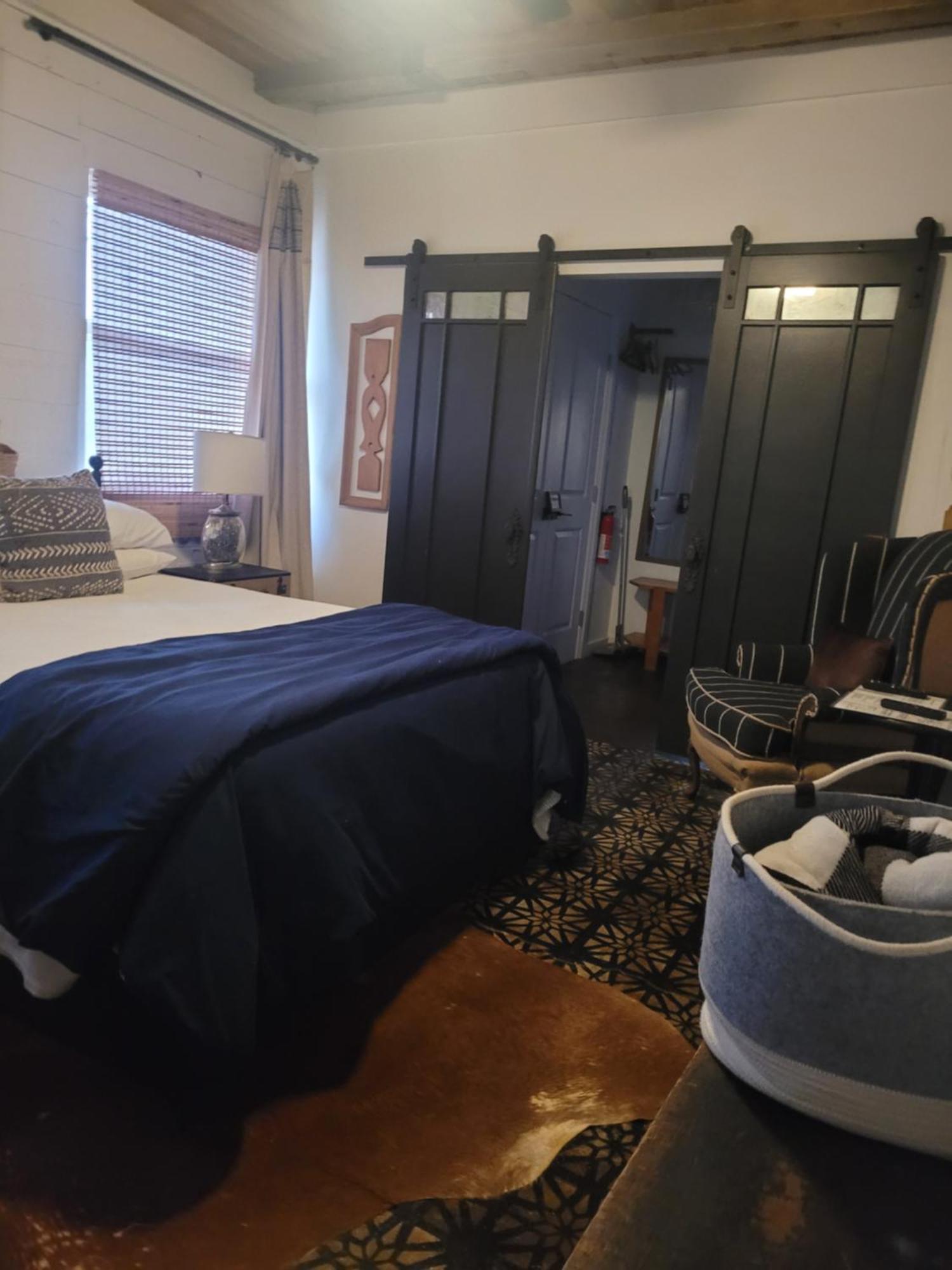 Quiet Hideaway Minutes From Everything! Apartment *
