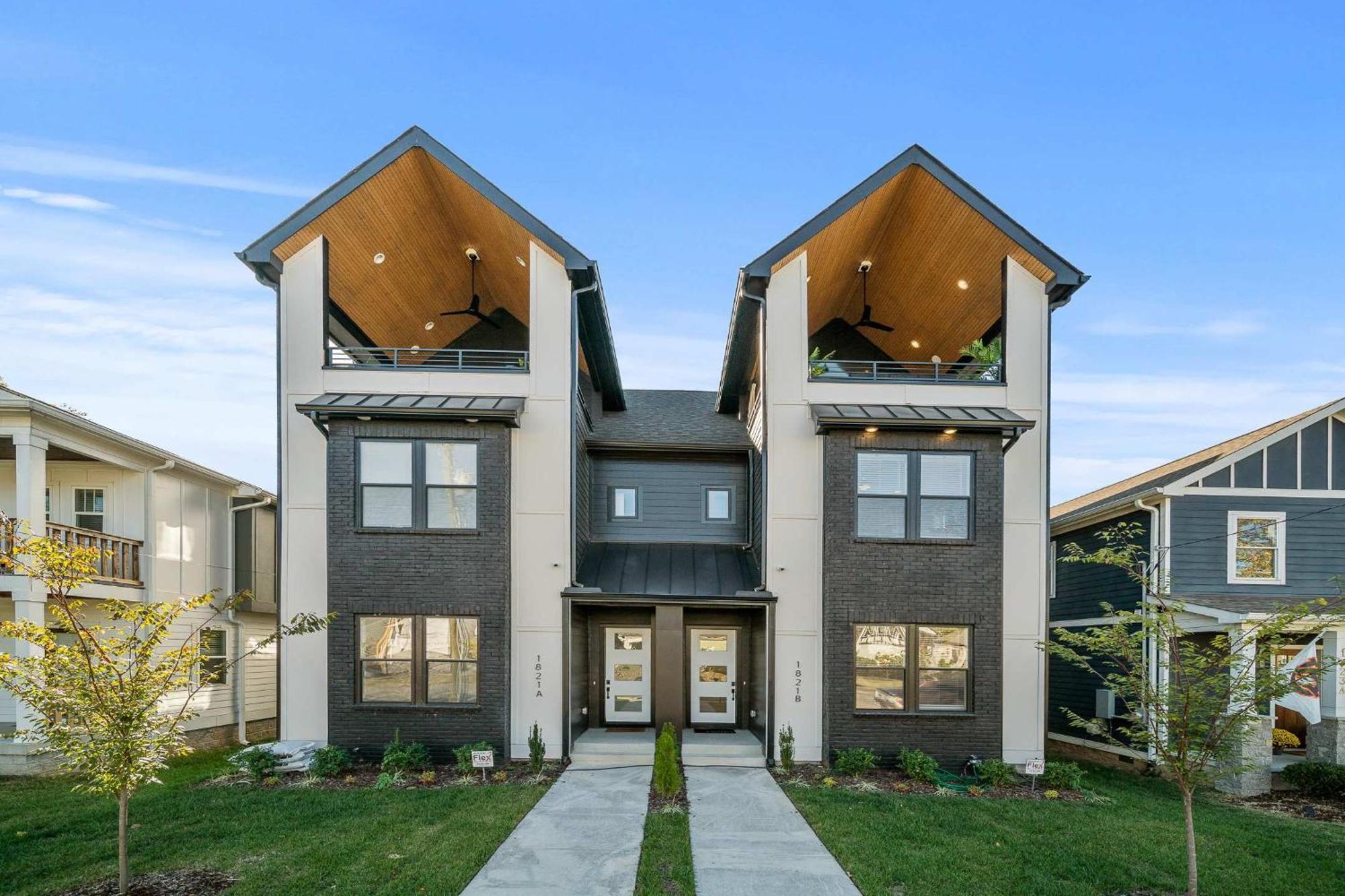 Mid-century Luxury Rooftop Lounge Near Broadway Nashville