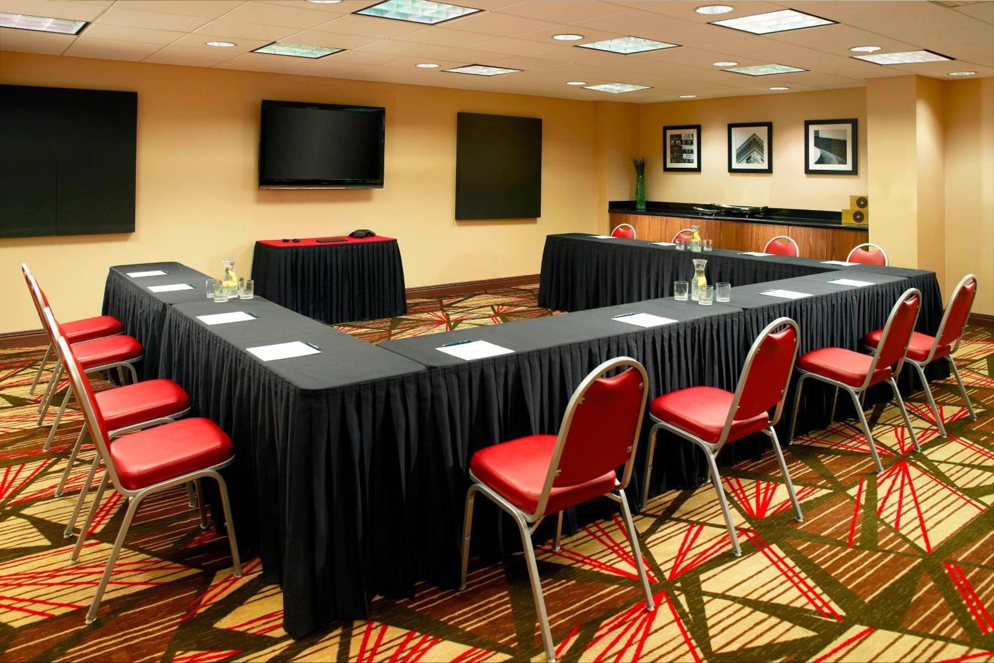 Four Points By Sheraton Airport Hotel Nashville