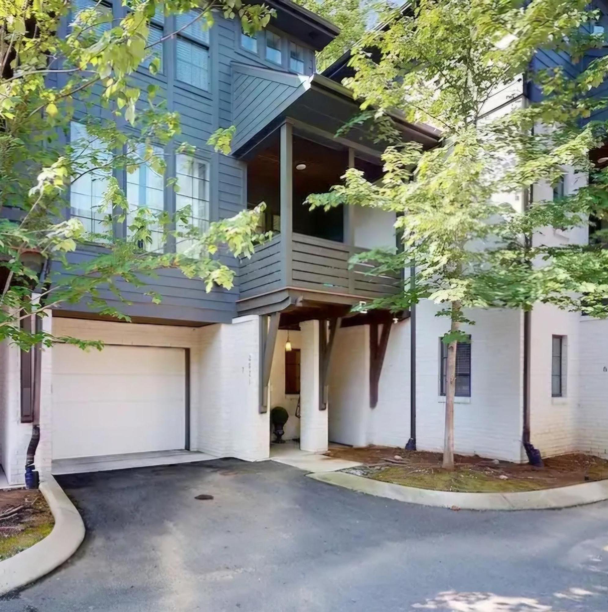 12 South Townhouse Close To Everything