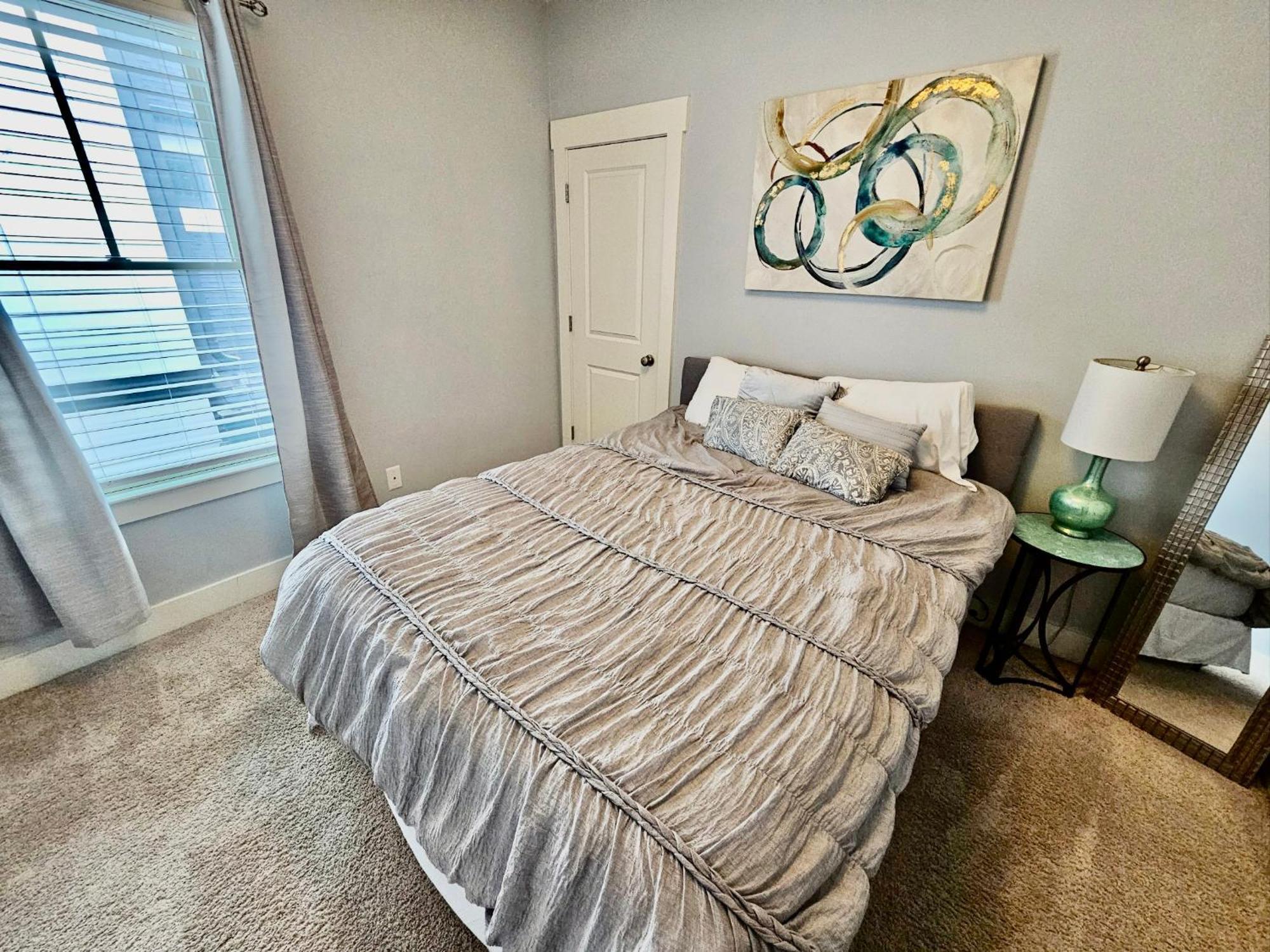 1103 Lawrence Ave Hbr *