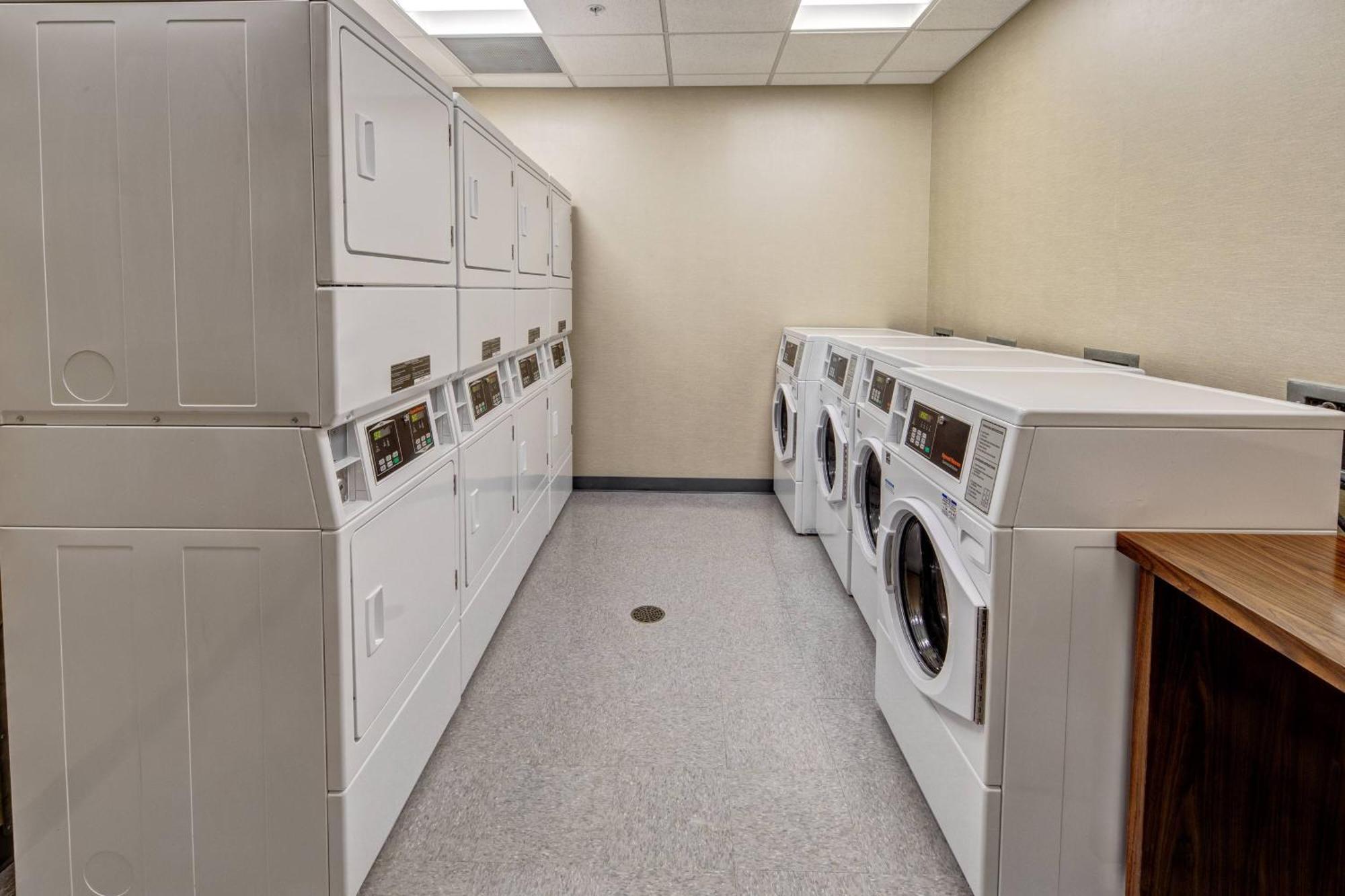 Hotel By Marriott Hills Nashville