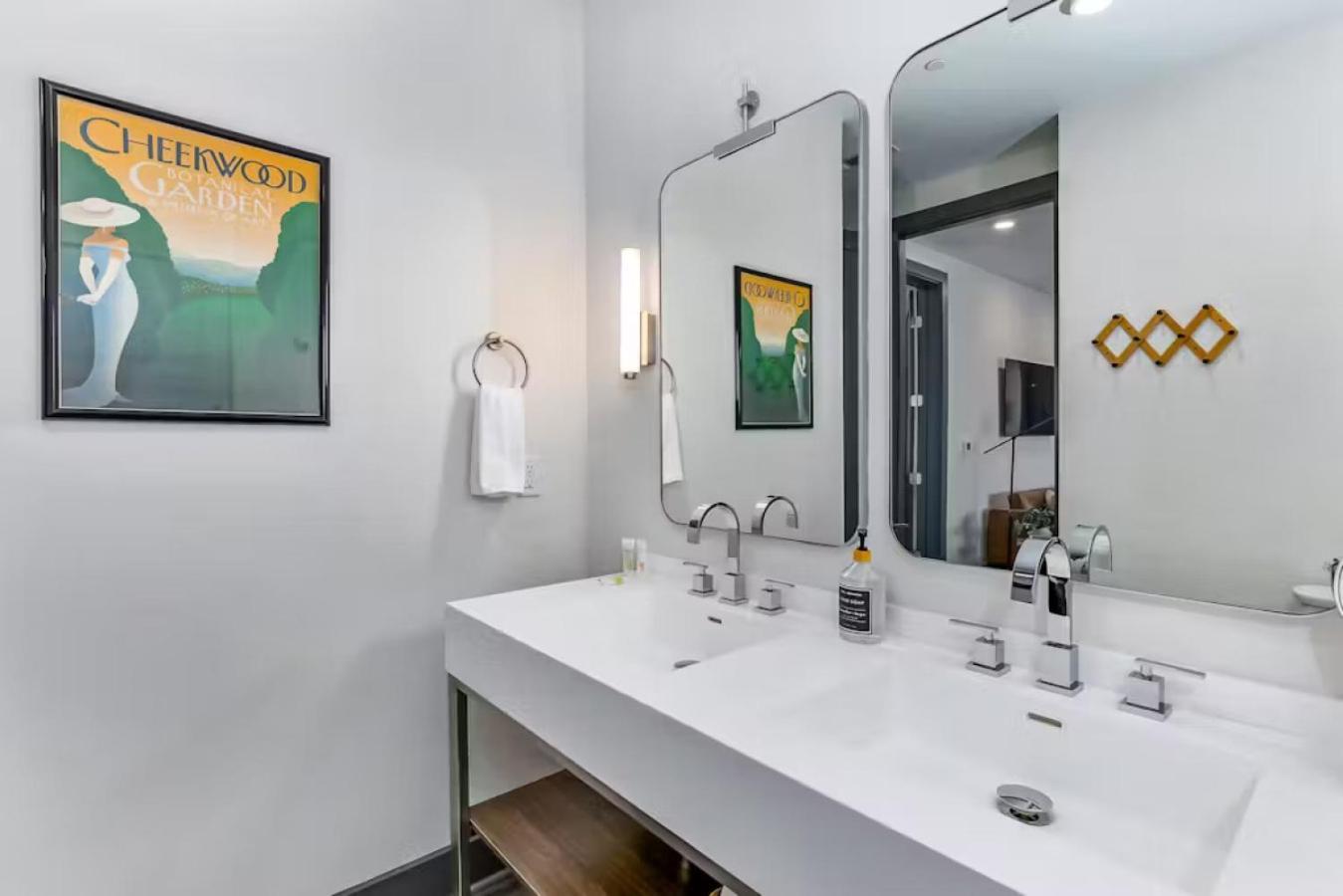 Apartment Oasis At The Muse Modern 2br With Balcony Rooftop Views *