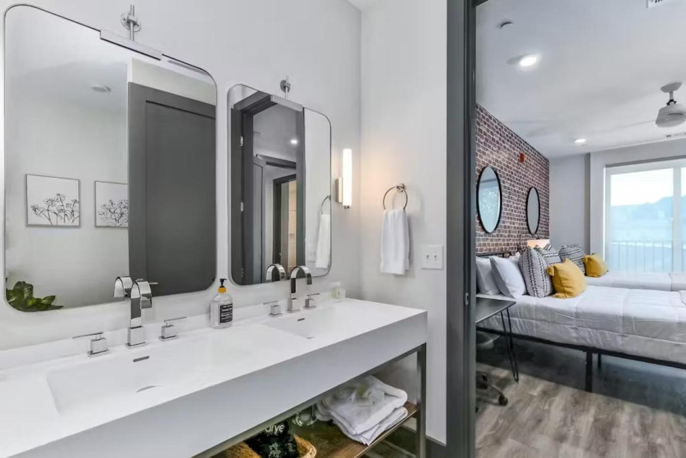 Oasis At The Muse Modern 2br With Balcony Rooftop Views Nashville