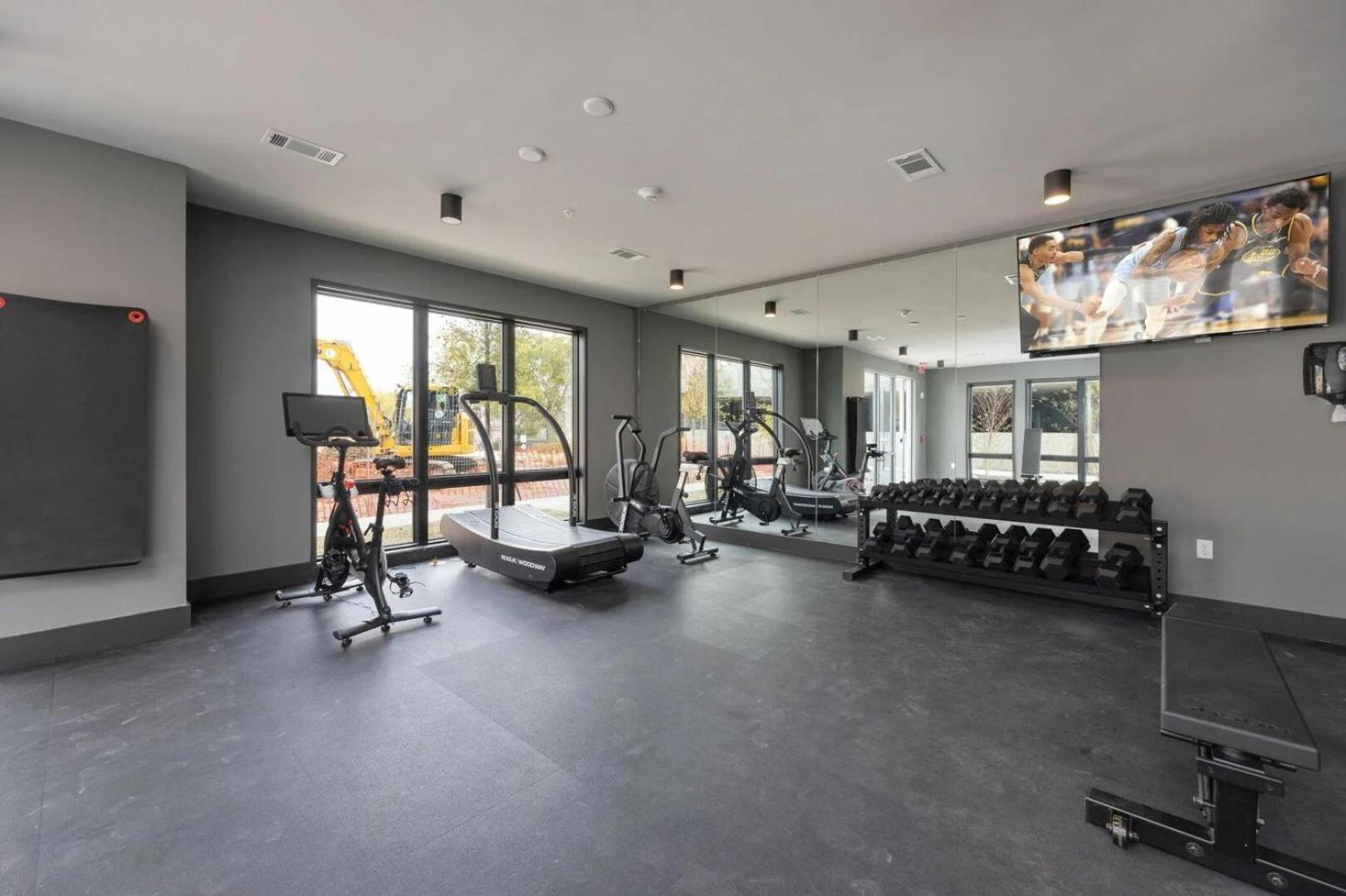 Modern Muse-odyssey-full Gym-heart Of Midtown *