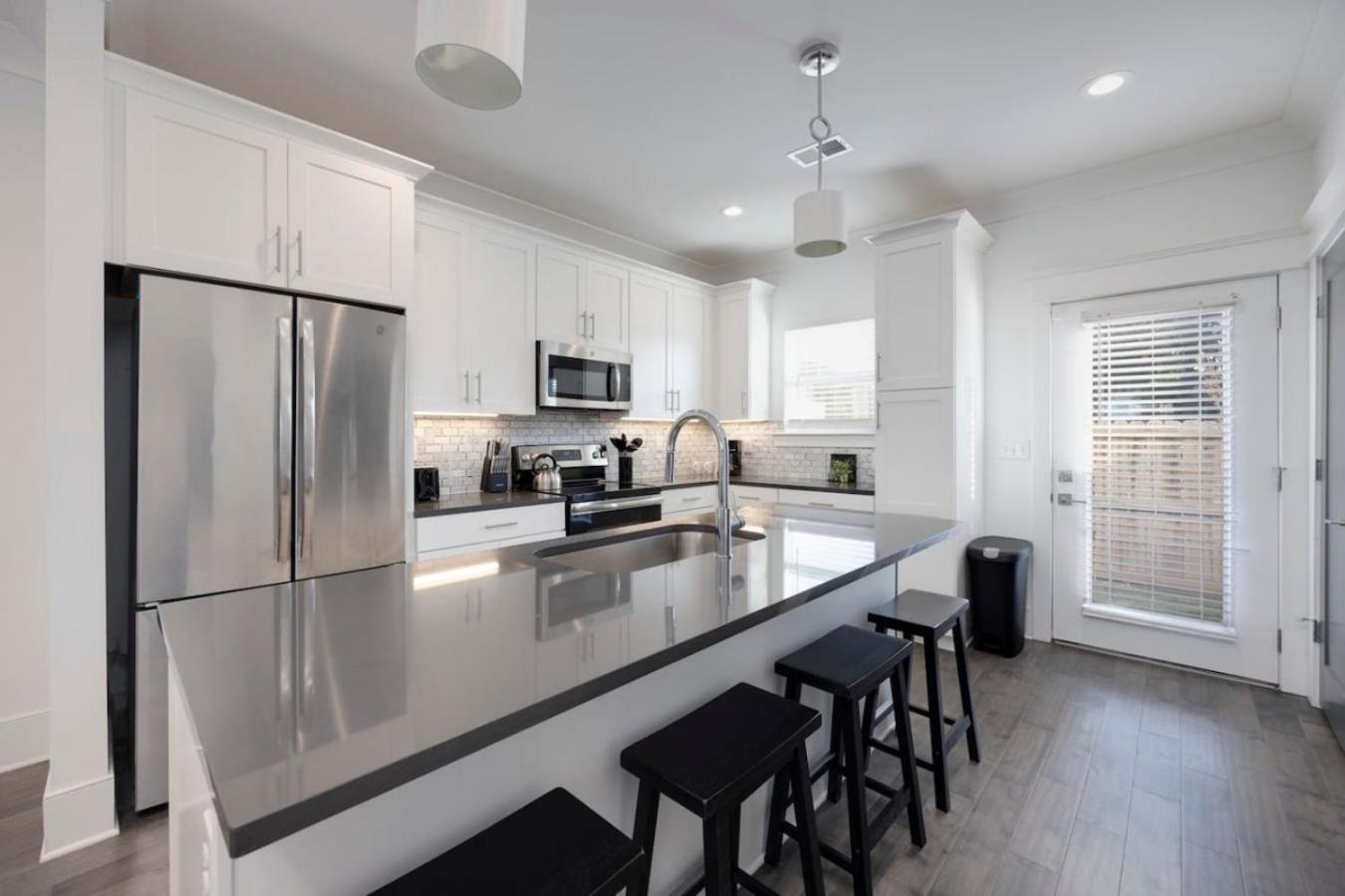 Holiday home Beautiful Music Townhome Great Location *