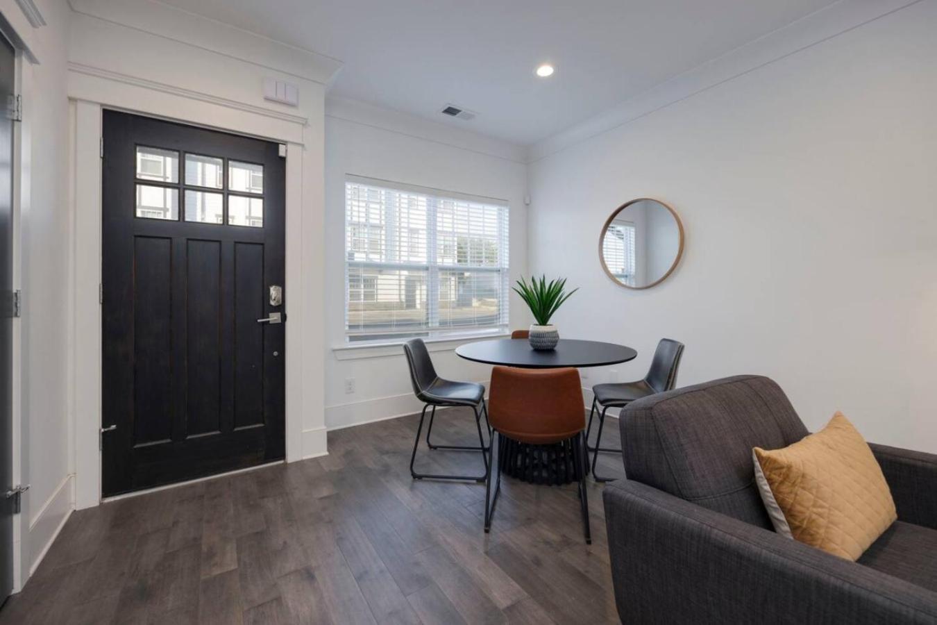 Holiday home Beautiful Music Townhome Great Location