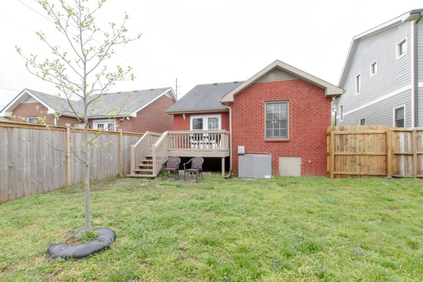 Holiday home Bright And Fresh Large Backyard Minutes To Broadway *