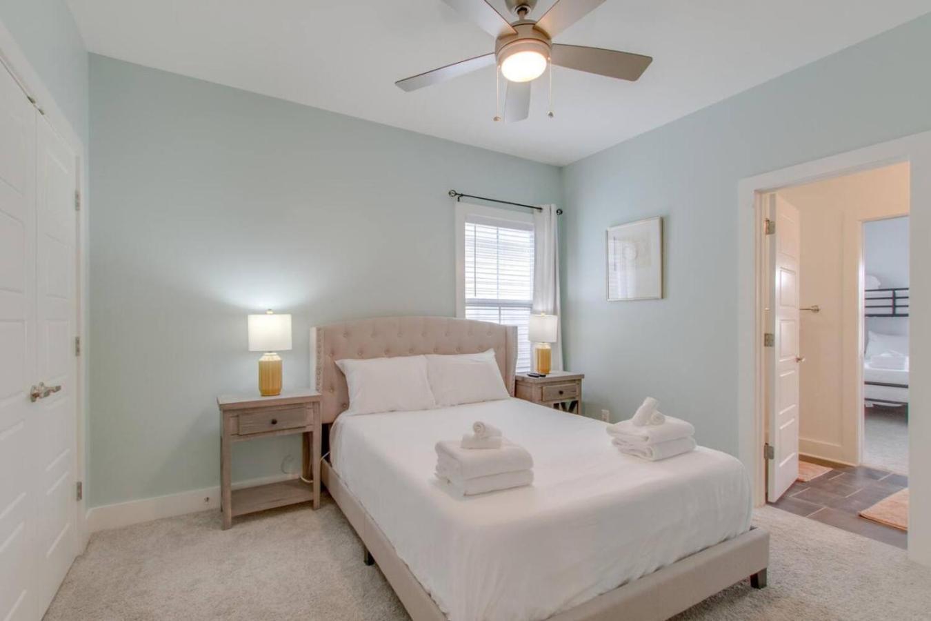 Charmer The Nations Big Luxury * Nashville