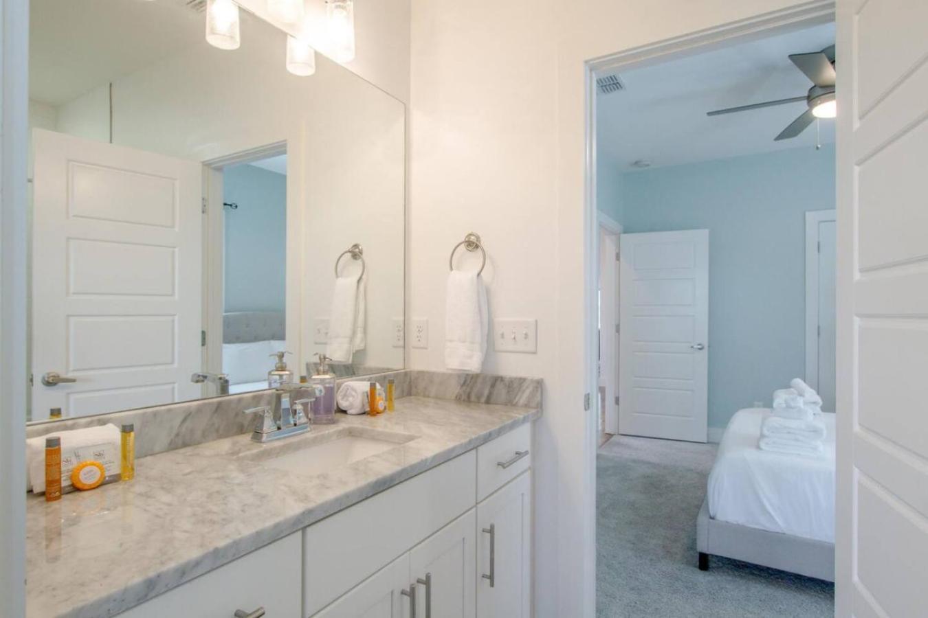 Charmer The Nations Big Luxury *