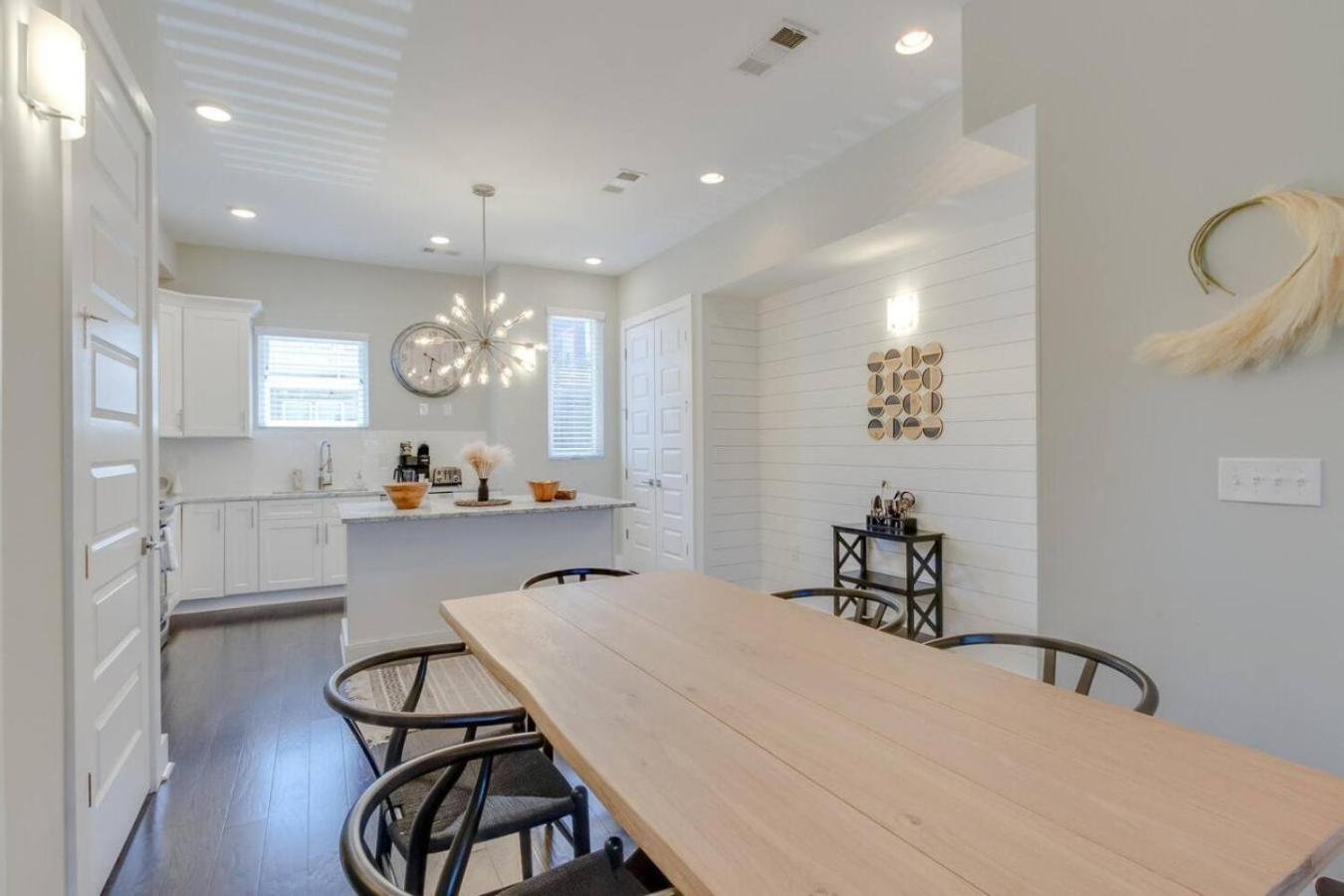 Chic Private Rooftop Minutes To Downtown