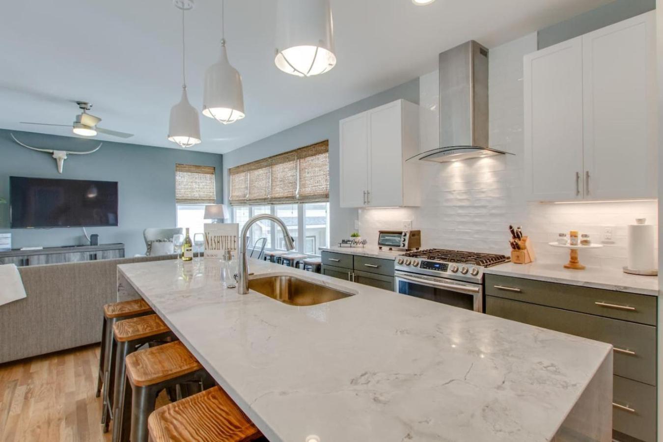 Gulch Mega Super Rooftop Premier Location Holiday home