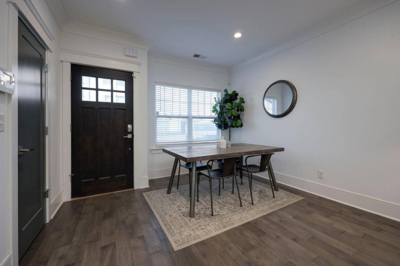 Holiday home Minutes To Broadway Gorgeous Gated Townhome Nashville