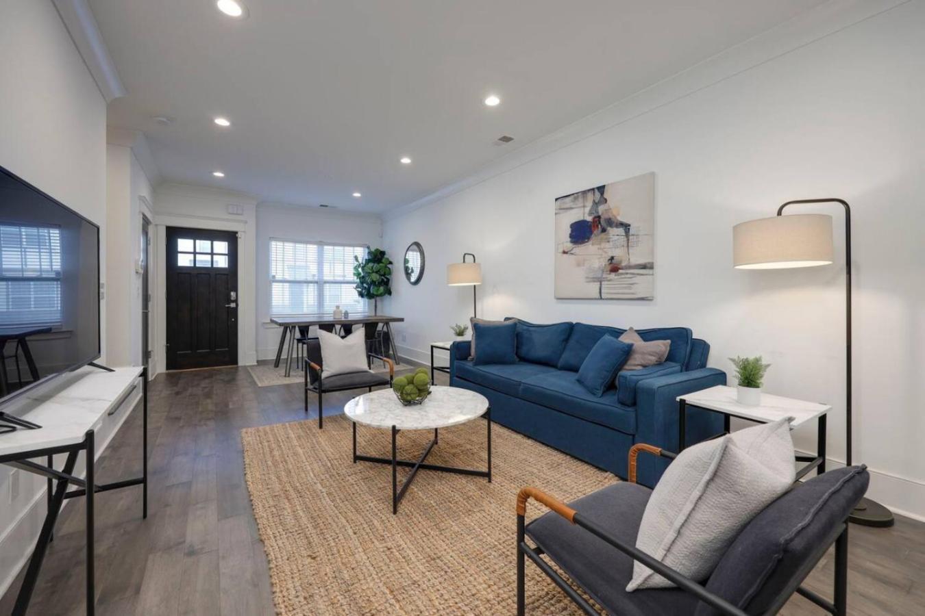 Holiday home Minutes To Broadway Gorgeous Gated Townhome *