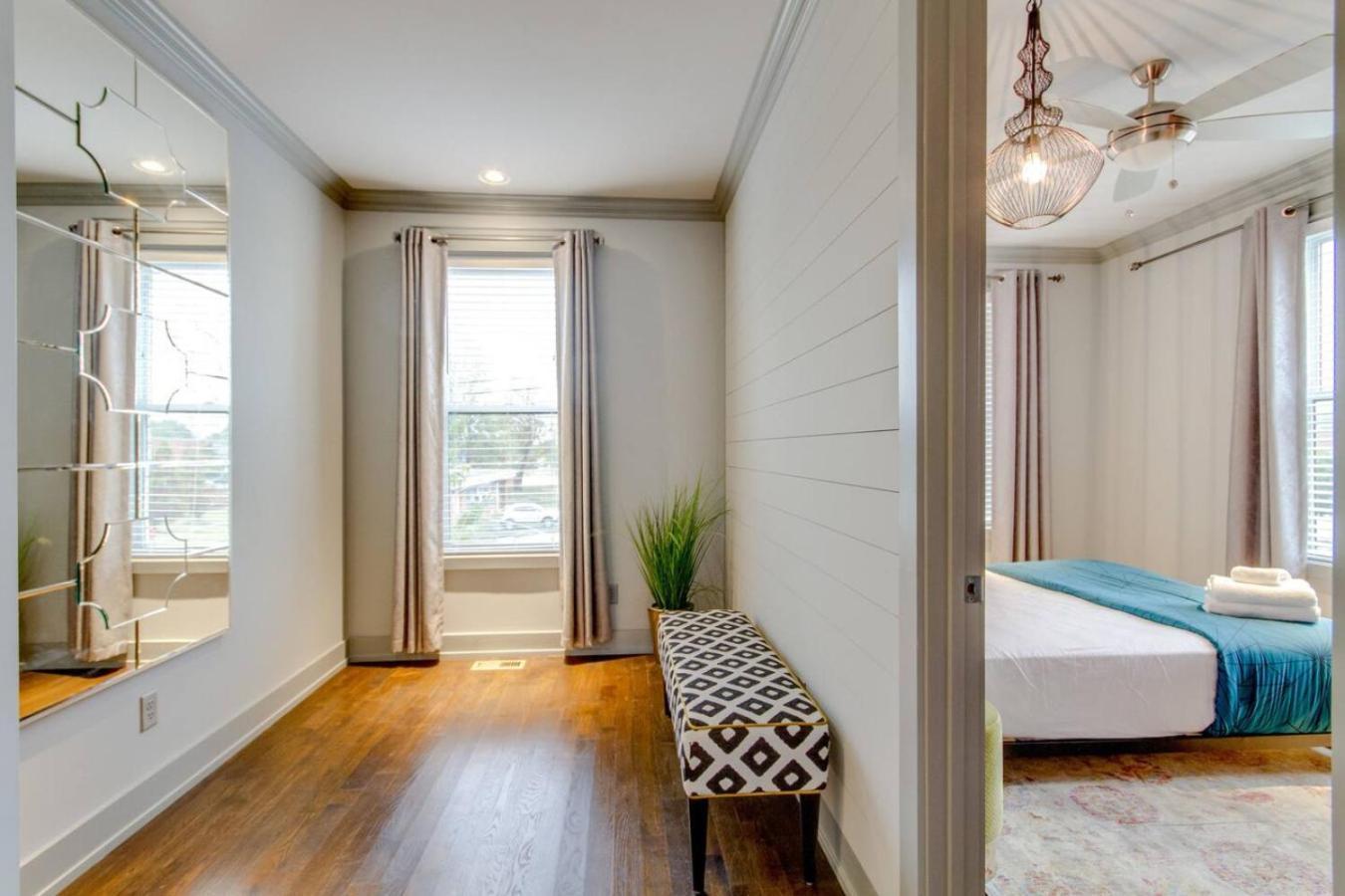 Gulch Getaway The Nash Nest Epic Rooftop Holiday home