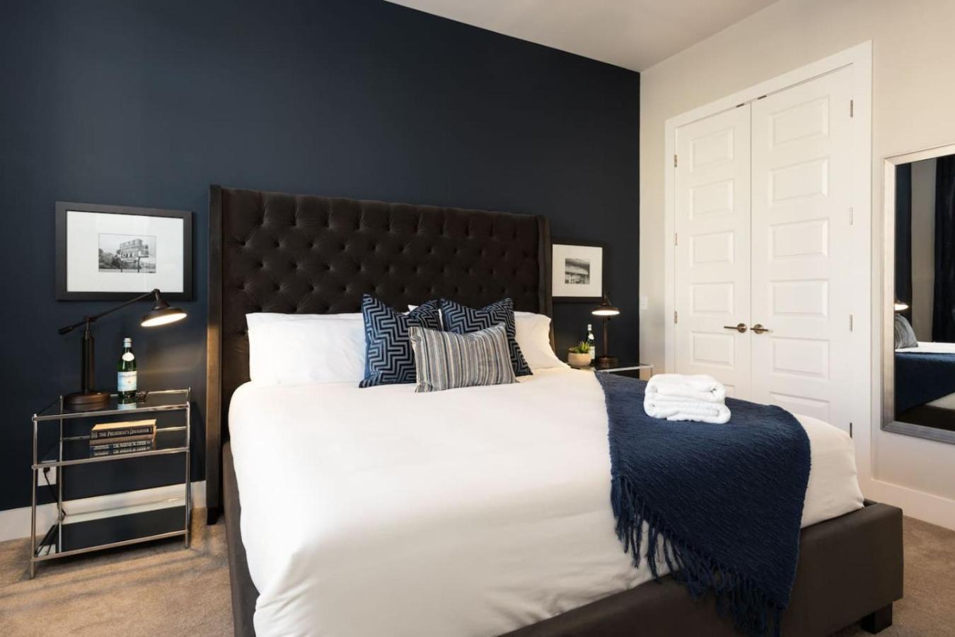 Large Royal Townhome Beautiful Design And Rooftop Holiday home Nashville