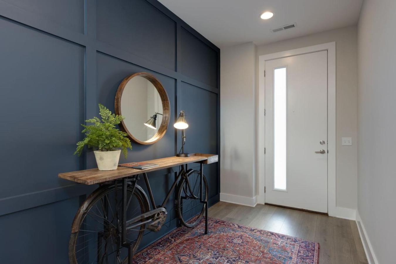 Large Royal Townhome Beautiful Design And Rooftop