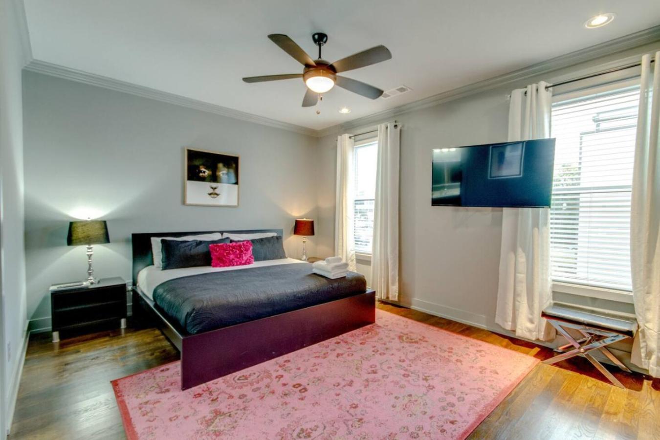 Gulch Getaway The Nash Nest Epic Rooftop Holiday home Nashville
