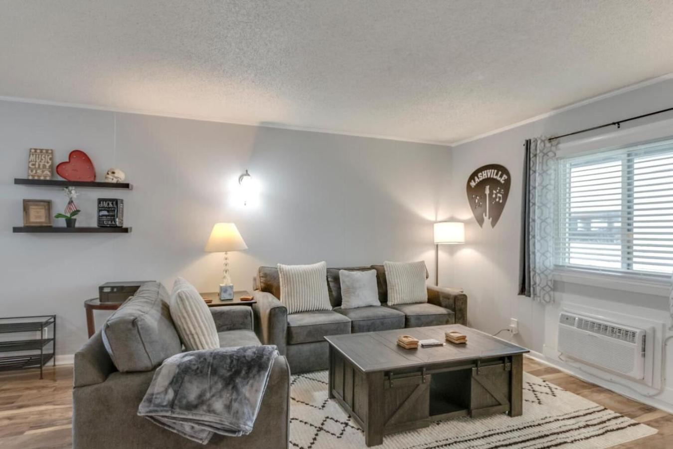 Delightful Charmer With Pool Access Holiday home *