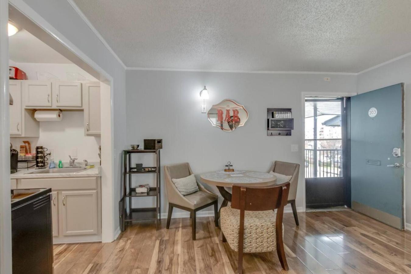 Delightful Charmer With Pool Access * Nashville