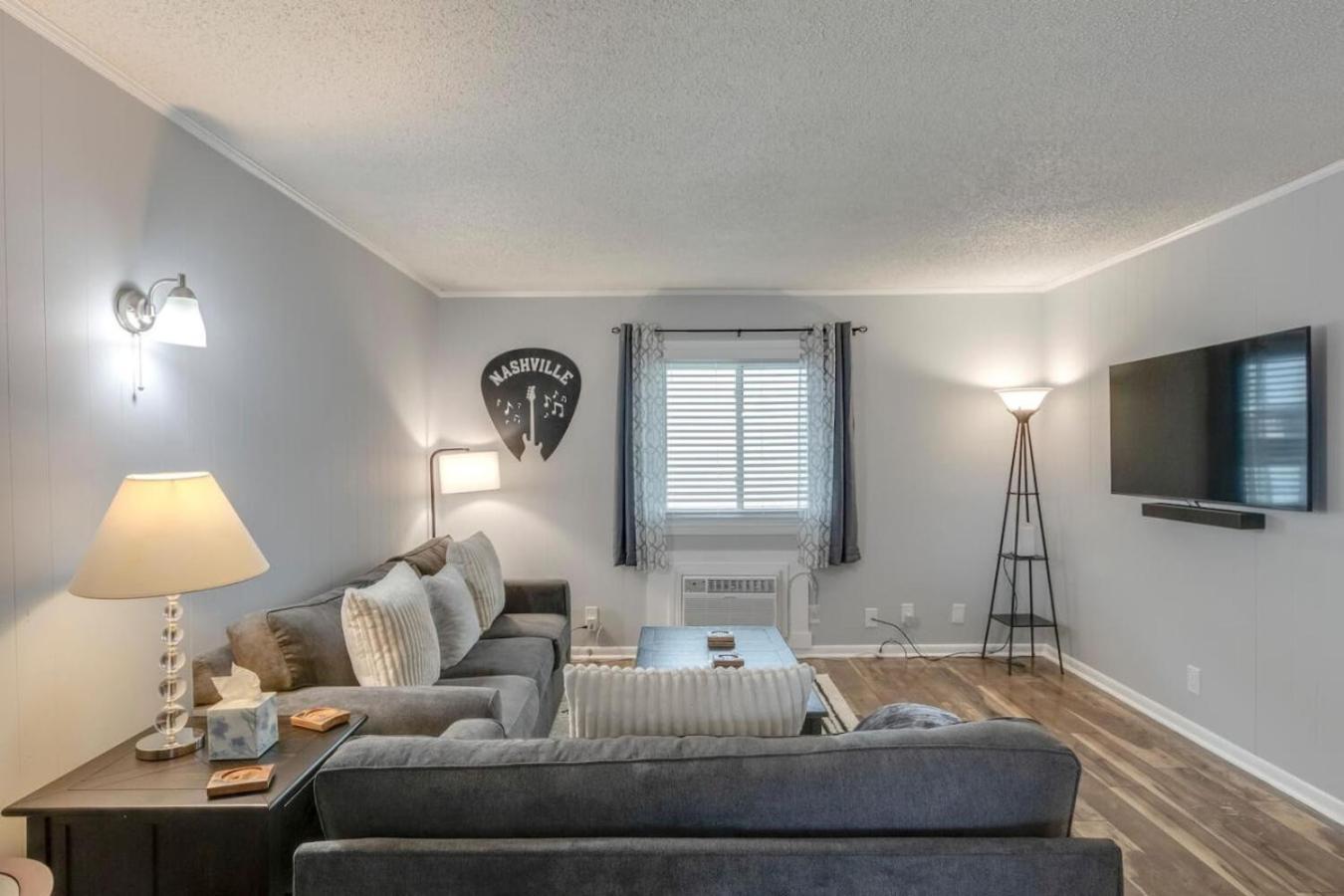 Holiday home Delightful Charmer With Pool Access Nashville