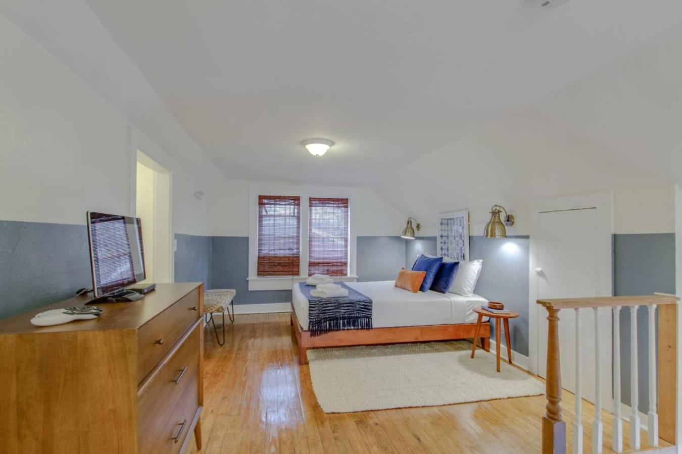 Holiday home Huge Backyard Private Patio Charming *