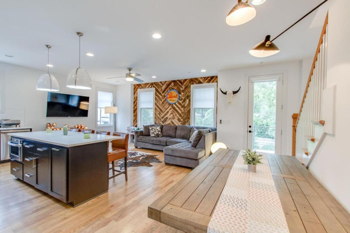 Large Elite Perfect Gulch Area * Nashville
