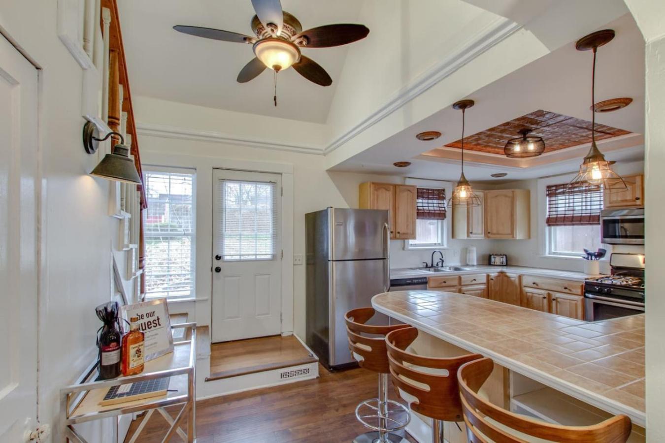 Huge Backyard Private Patio Charming Holiday home